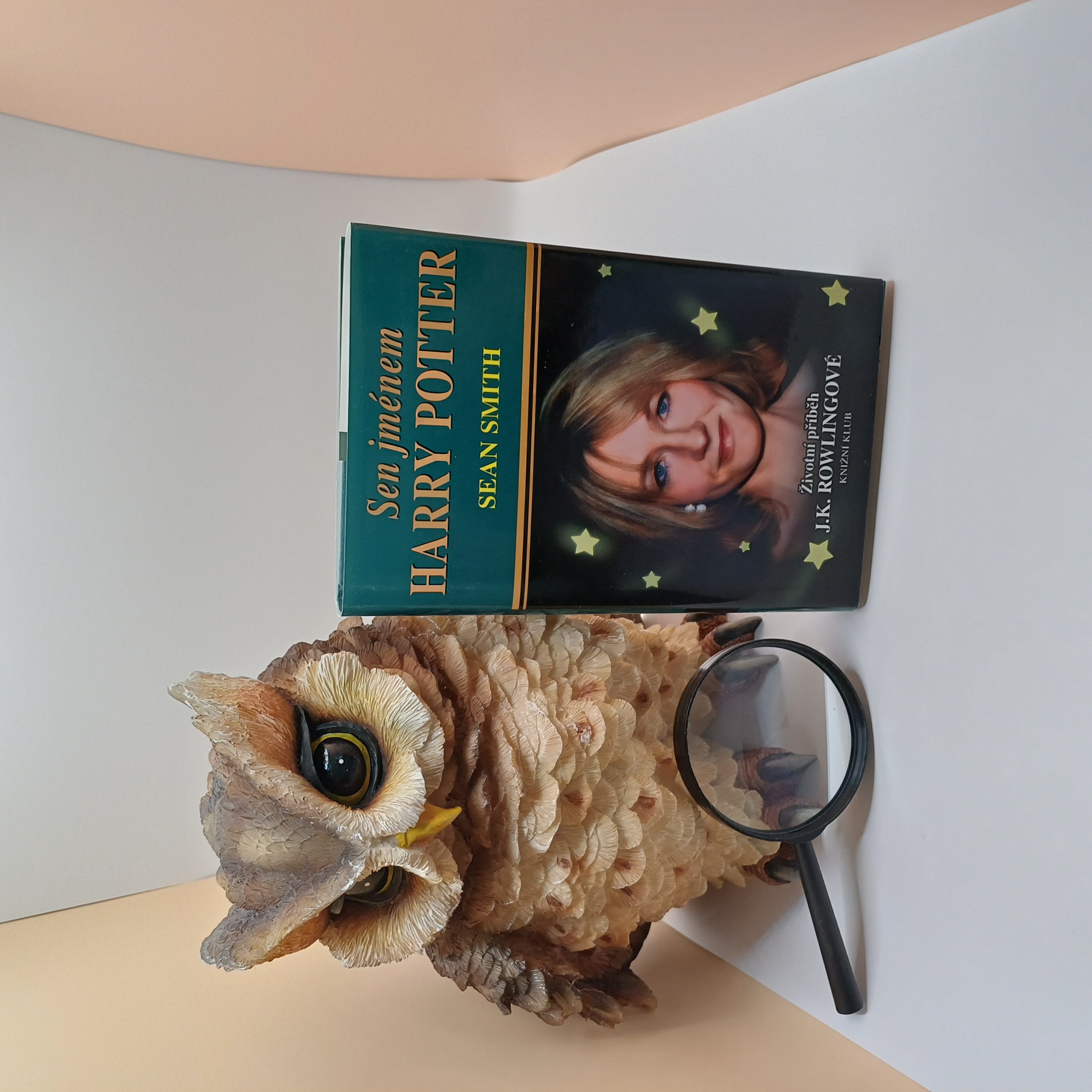 Sen jménem Harry Potter, Životní příběh J. K. Rowlingové, Sean Smith